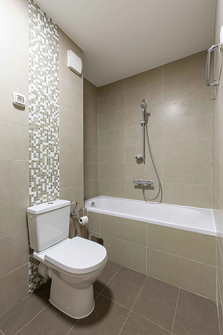 Zum Verkauf steht eine dreizimmerige, geräumige und helle Wohnung im schönsten Teil Montenegros — photo 11